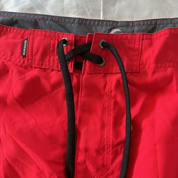 Quiksilver Manic 22 Inch Length Cargo Pocket Boardshort Swim Trunk, Red, 38, NWT - Picture 9 of 11